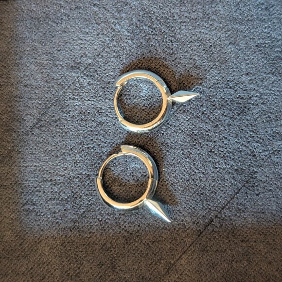 Maria Tash 8mm White Gold Faceted Single Short Spike Hoop Set of 2 - Picture 3 of 6